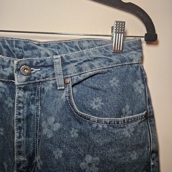 Floral Patterned Blue Jeans - Picture 4 of 12